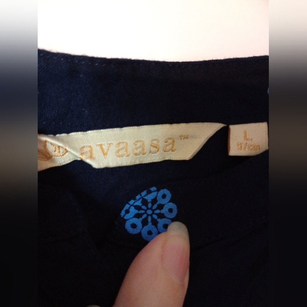 Sleeveless Navy Blue Midi Dress With Embroidered Floral Detailing Size Large - Picture 10 of 12